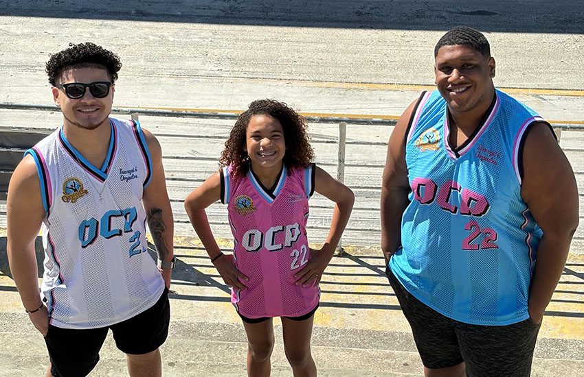 Bateria da Novo Império lança novas camisas em homenagem ao título de 22