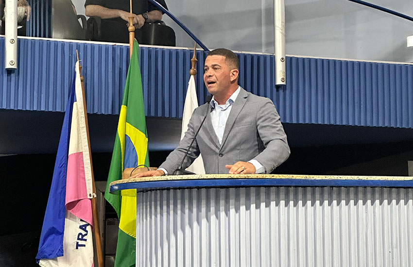 Vereador Anderson Goggi homenageia sambistas na Câmara Municipal de Vitória