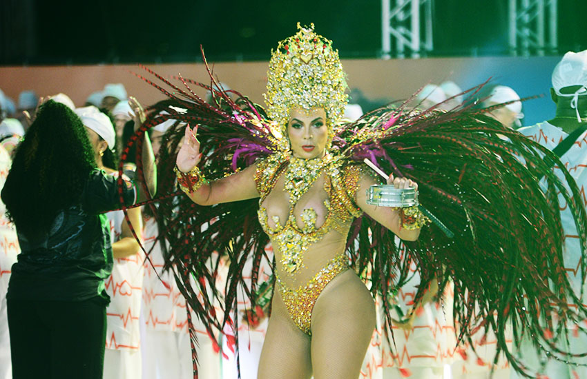 Fim de reinado no Carnaval de Vitória! Schyrley Moura não é mais rainha de bateria da Jucutuquara