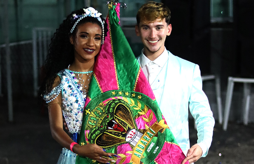 Sylvio Abreu e Yasmim Liz formam o novo casal de mestre-sala e porta-bandeira da Andaraí