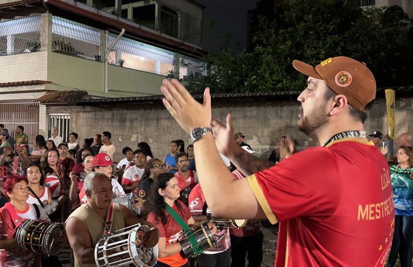 MUG faz primeiro ensaio de rua e Pura Ousadia se destaca