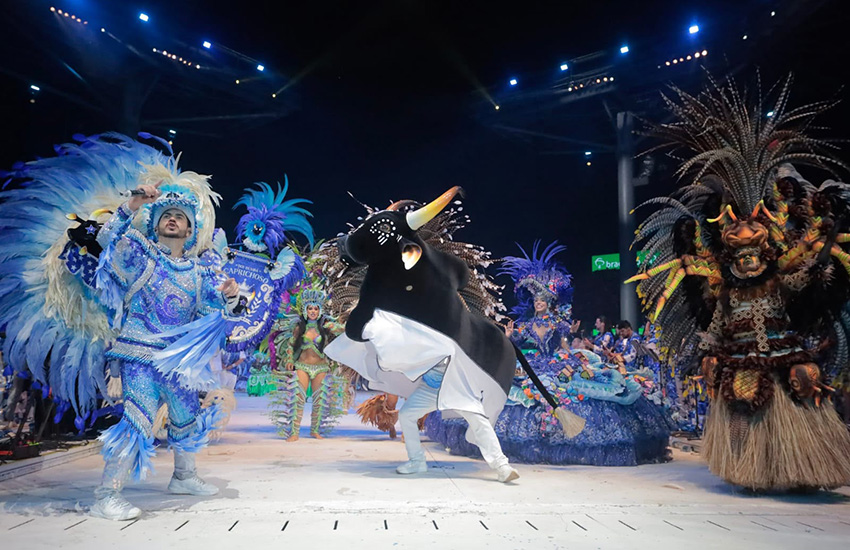Caprichoso celebra o 27º título do Festival de Parintins no Sambódromo de Manaus