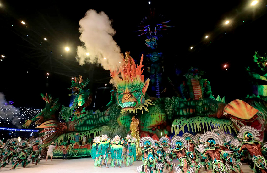 Alegoria do Caprichoso no Festival de Parintins 2026